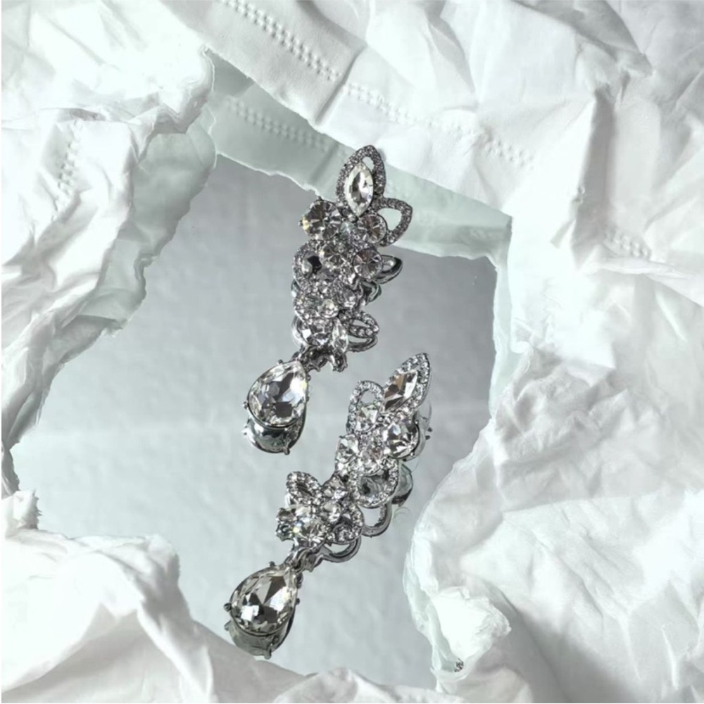 Givenchy earrings - Picture 2 of 7